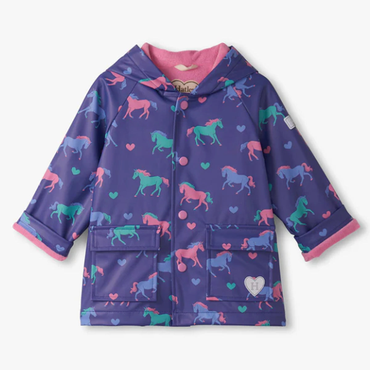 Hatley Regenmantel mit Druckern bläulich-violett mit Pferde- und Herzen